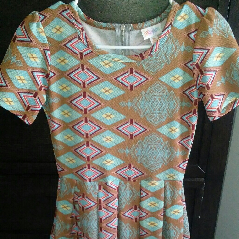 XS Amelia dress (Lularoe)